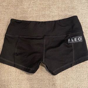 FLEO SHORTS